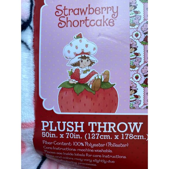 Strawberry Shortcake Plush Throw Blanket 50x70 | Retro Cartoon Design - Picture 4 of 4
